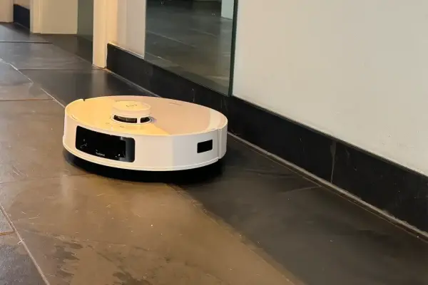 Những máy hút bụi và máy cắt thông minh này có thể bị tấn công để theo dõi bạn